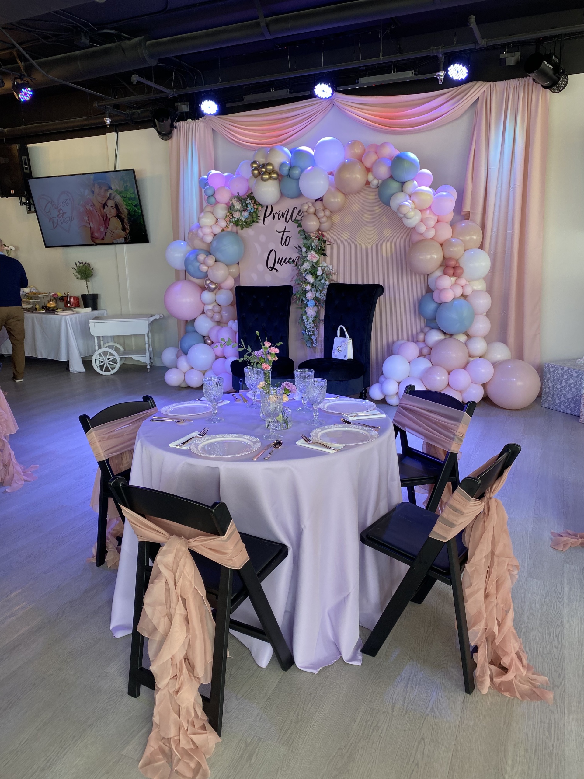 balloon decor services for a small event venue in auburn hills mi